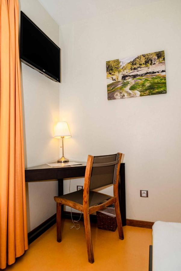 Tama Hotel Saint-Gilles-les Bains Exteriör bild