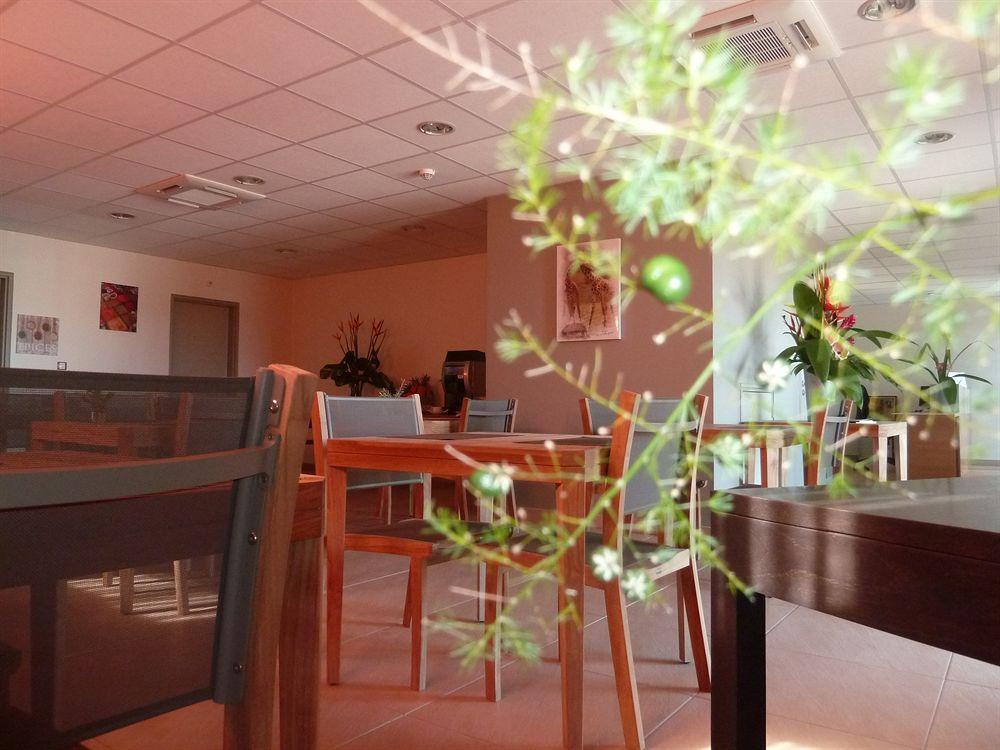 Tama Hotel Saint-Gilles-les Bains Exteriör bild