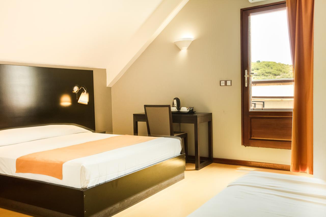 Tama Hotel Saint-Gilles-les Bains Exteriör bild