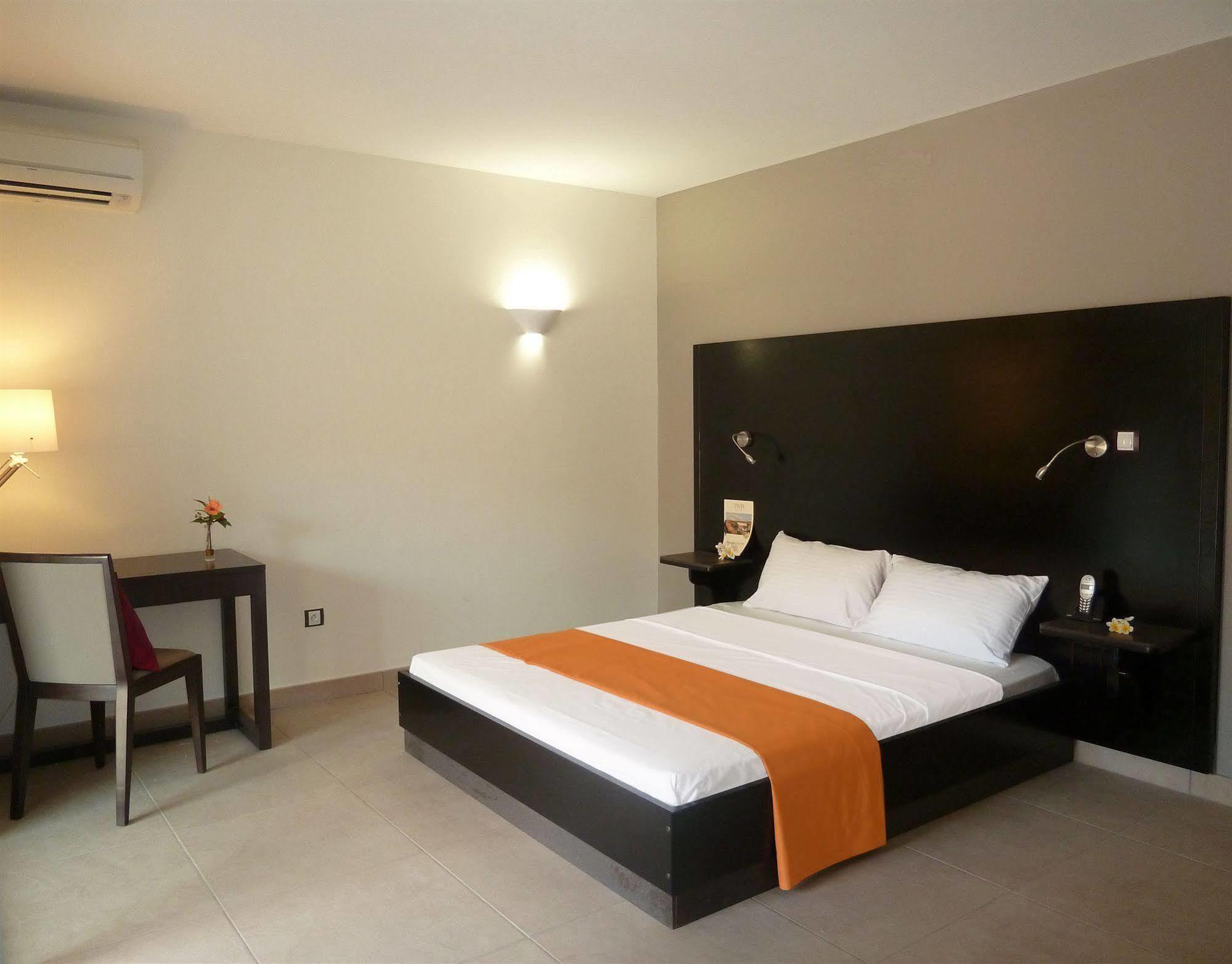 Tama Hotel Saint-Gilles-les Bains Exteriör bild